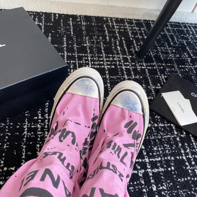 HIGH BOOTS IN HOT PINK CANVAS
