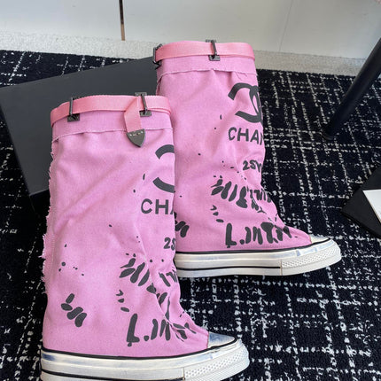 HIGH BOOTS IN HOT PINK CANVAS