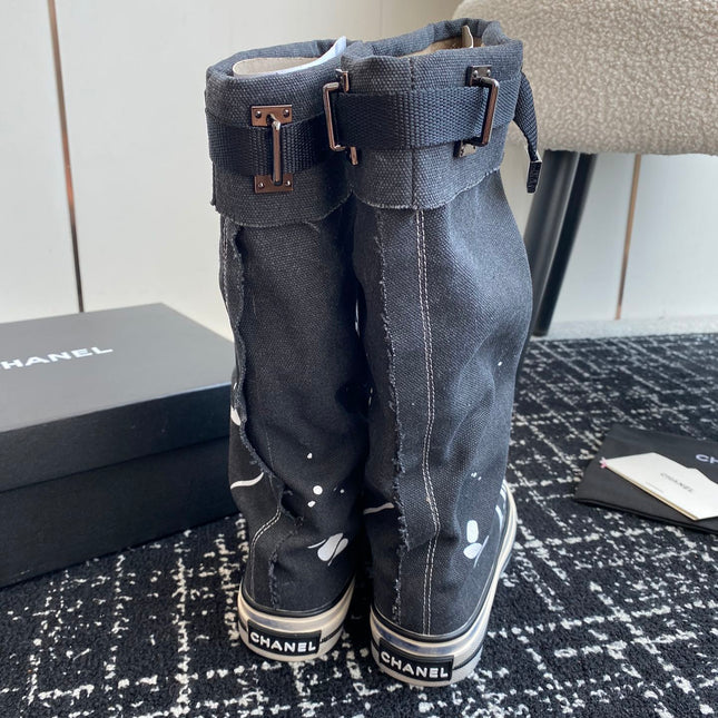 HIGH BOOTS IN BLACK CANVAS