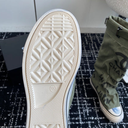 HIGH BOOTS IN ARMY GREEN CANVAS