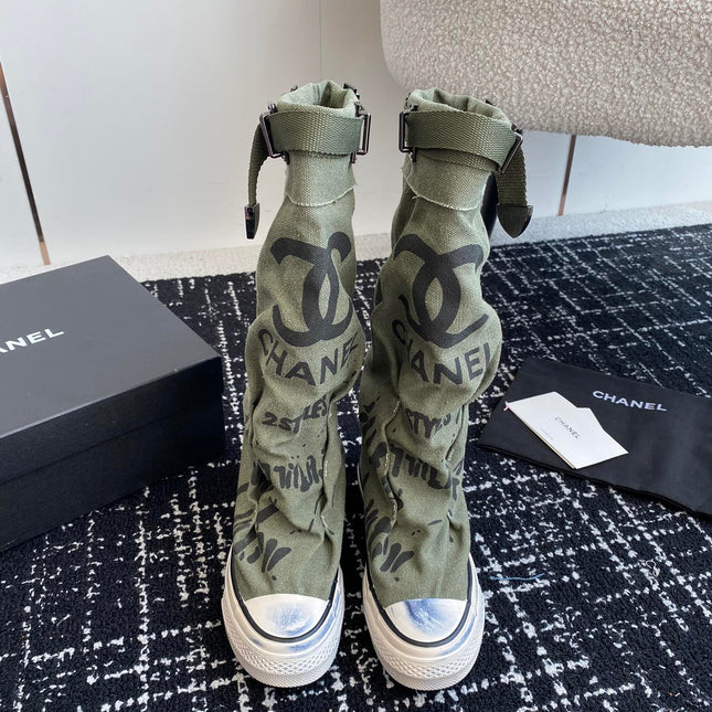 HIGH BOOTS IN ARMY GREEN CANVAS