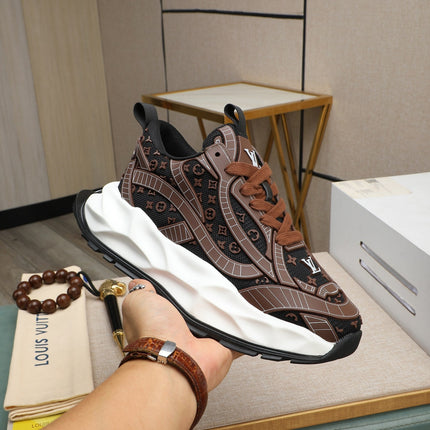 LV TRAINER IN CHOCOLATE BROWN CALFSKIN AND BREATHABLE MESH