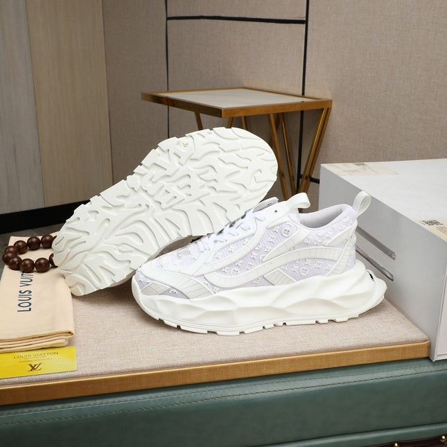 LV TRAINER IN WHITE CALFSKIN AND BREATHABLE MESH