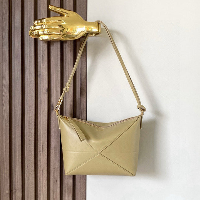 LOEWE 25S PUZZLE FOLD BAG 23 IN DARK BEIGE CALFSKIN