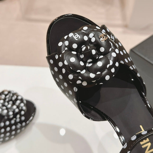 Double C New Camellia High Heel Black/White Caro