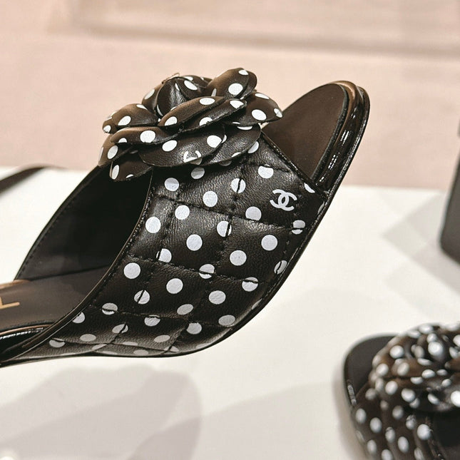 Double C New Camellia High Heel Black/White Caro