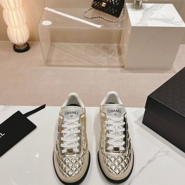 SNEAKERS IN GLOSSY GOLDEN LAMBSKIN