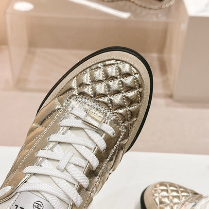 SNEAKERS IN GLOSSY GOLDEN LAMBSKIN