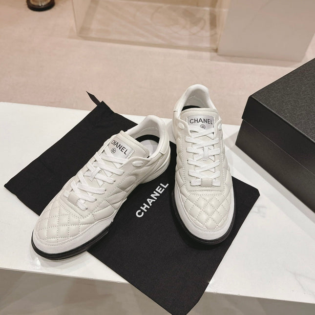 SNEAKERS IN GLOSSY WHITE LAMBSKIN