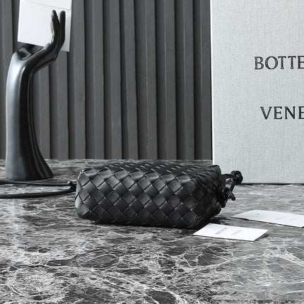 BOTTEGA VENETA KNOT CROSSBODY BAG 17 IN BLACK CALFSKIN