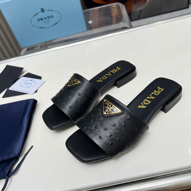 PRA SAFFIANO PATENT SLIDES OSTRICH MOTIF BLACK CALFSKIN