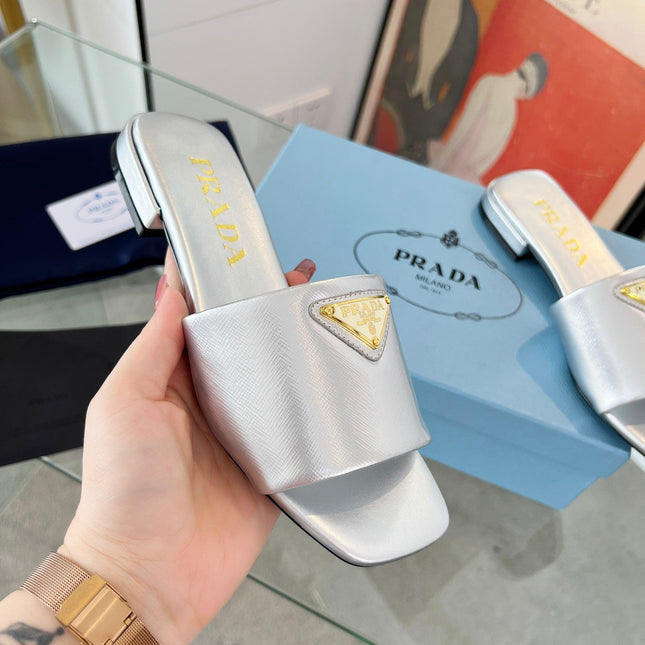 PRA SAFFIANO PATENT SLIDES SILVER CALFSKIN