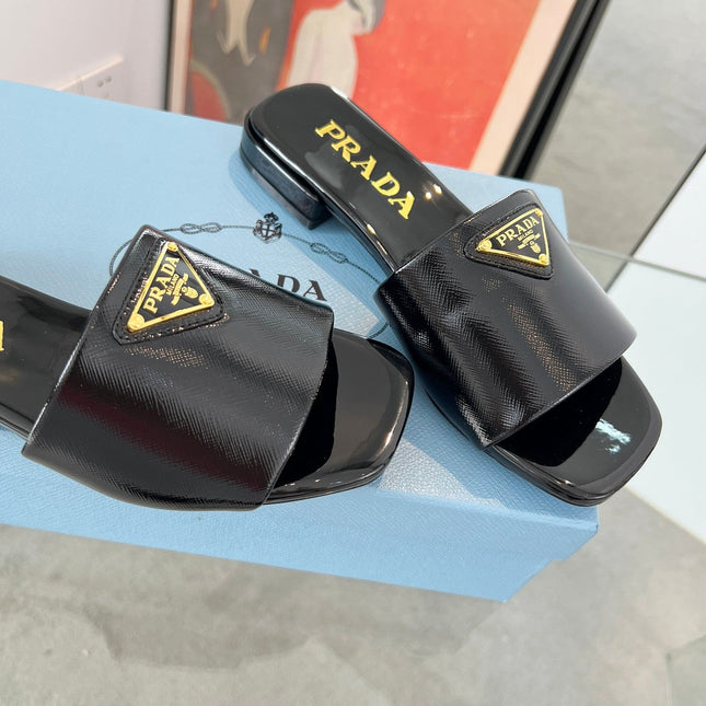 PRA SAFFIANO PATENT SLIDES BLACK CALFSKIN