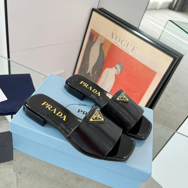 PRA SAFFIANO PATENT SLIDES BLACK CALFSKIN