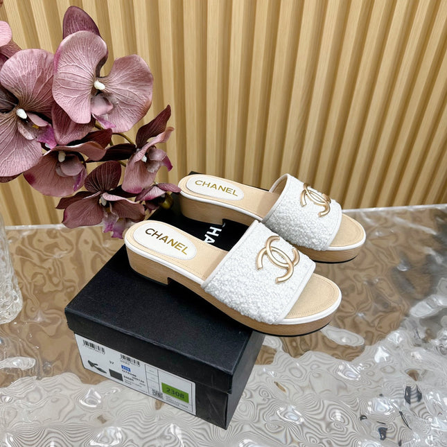 PLATFORM SLIPPERS IN WHITE TWEED AND LAMBSKIN