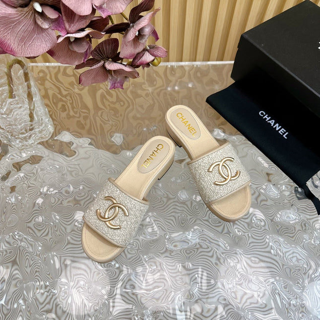 PLATFORM SLIPPERS IN LIGHT GREY TWEED AND LAMBSKIN