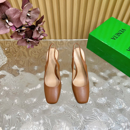 KNOT PUMP 9 CM IN BRONZE BROWN CALFSKIN WITH GOLD FINISHED METAL HEEL