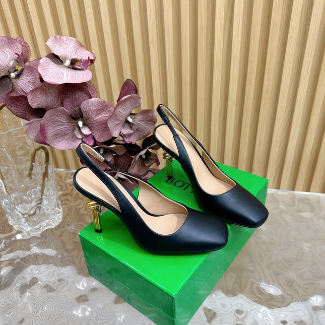 KNOT PUMP 9 CM IN BLACK CALFSKIN WITH GOLD FINISHED METAL HEEL