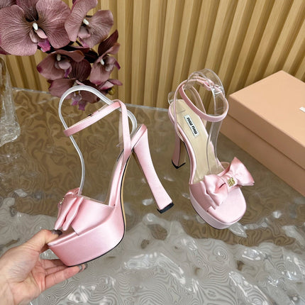 HIGH BOW PLATFORM IN LIGHT PINK SILK