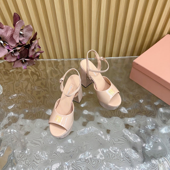 PLATFORM HEELS IN LADY PINK PATENT CALFSKIN GOLD LOGO IN STRAP