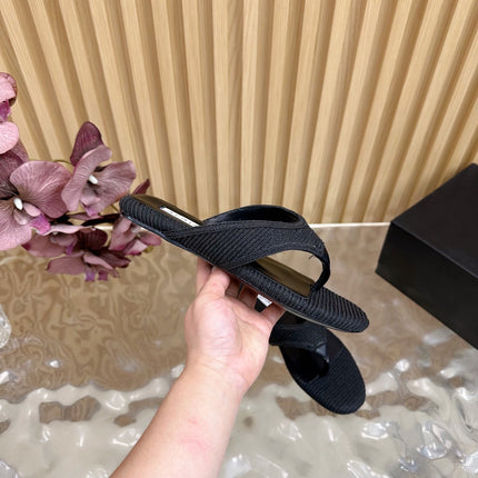 ALAIA PLATFORM THONG SANDALS 25S IN BLACK RAFFIA AND CALFSKIN