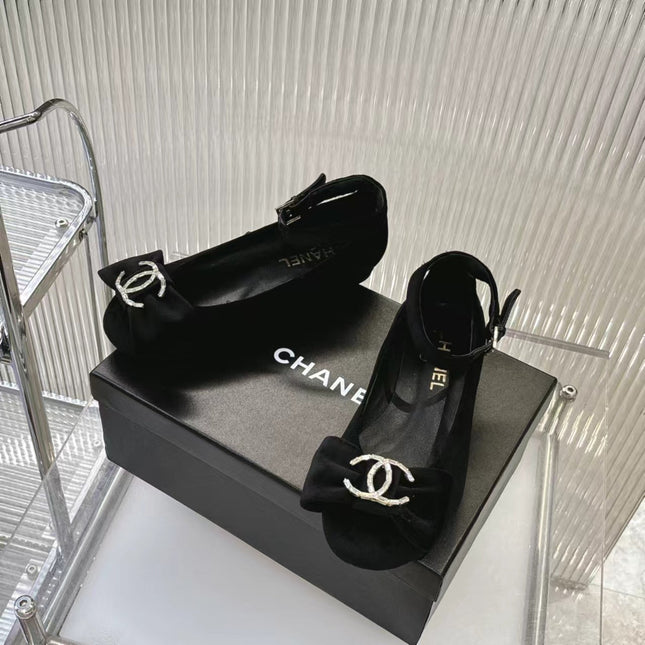 BOW MARY JANE SHOES IN BLACK VELVET