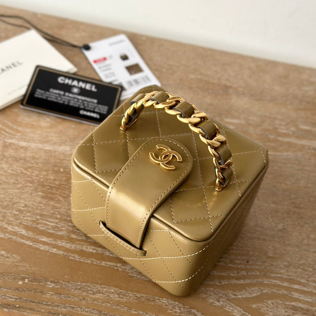 MINI VINTAGE COSMETIC BAG 11 IN CAPE PALLISER SHINY CALFSKIN GOLD HARDWARE