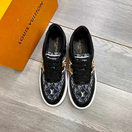 LV TRAINER IN BLACK EMBOSSED CALFSKIN AND MONOGRAM FABRIC