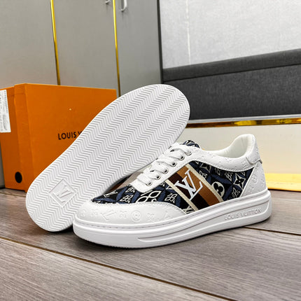 LV TRAINER IN WHITE EMBOSSED CALFSKIN AND MONOGRAM FABRIC