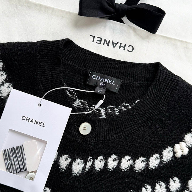 Chanel 25P Cardigan Black Mix White Cashmere 237301