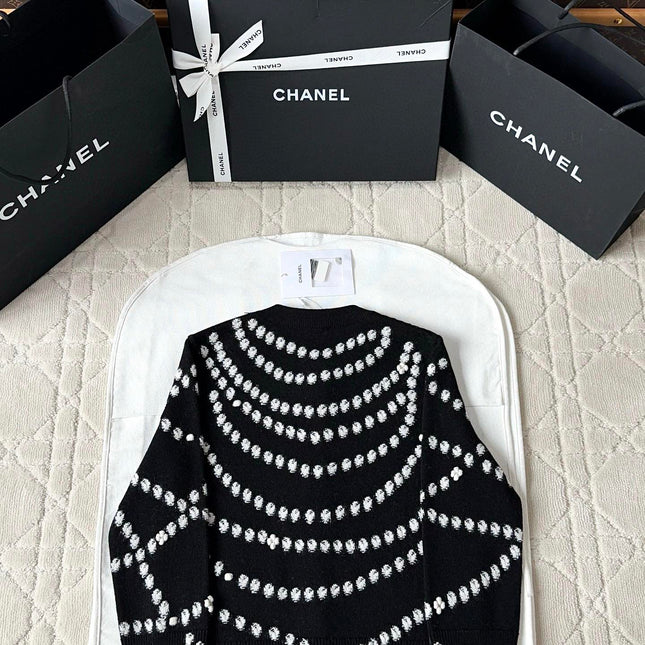 Chanel 25P Cardigan Black Mix White Cashmere 237301