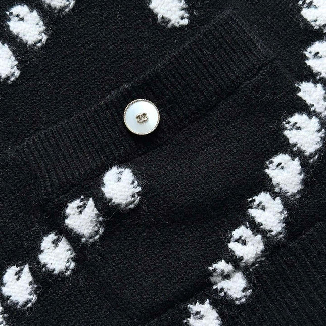 Chanel 25P Cardigan Black Mix White Cashmere 237301