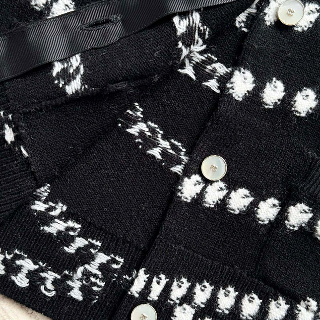 Chanel 25P Cardigan Black Mix White Cashmere 237301