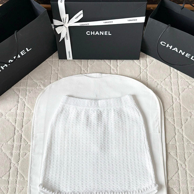 Chanel 25P Mini Skirt White Tweed 237298