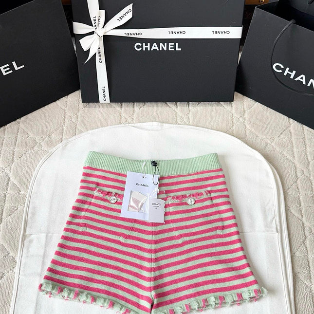 Chanel 25P Shorts Pink Mix Green Cashmere 237317