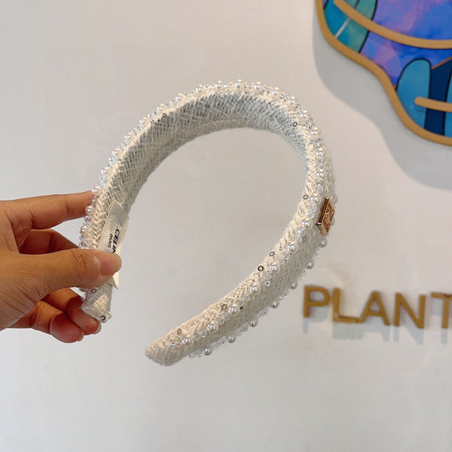 WHITE TWEED WITH PEARL HAIRBAND 412431