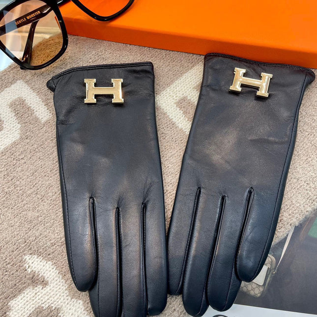 TOUCHSCREEN GLOVES IN BLACK LAMBSKIN WITH CASHMERE LINING