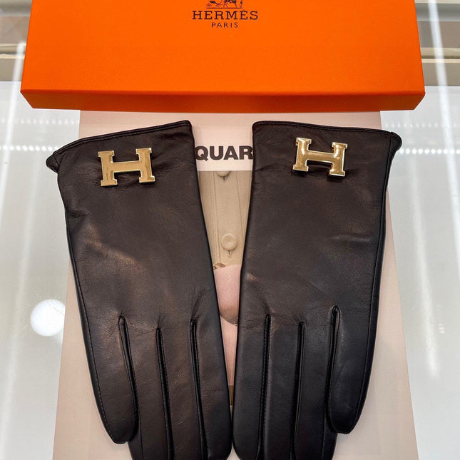 TOUCHSCREEN GLOVES IN BLACK LAMBSKIN WITH CASHMERE LINING