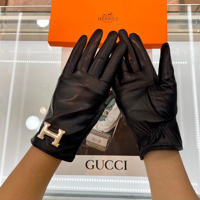 TOUCHSCREEN GLOVES IN BLACK LAMBSKIN WITH CASHMERE LINING