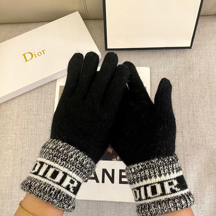 KNITTED GLOVES IN BLACK MIX WHITE WOOL 449712