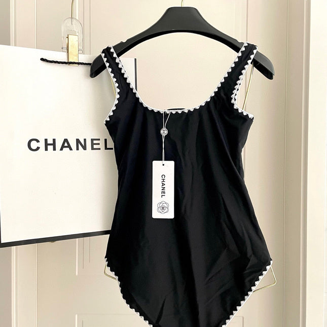 CC BIKINI SWIMSUIT SET IN BLACK AND WHITE TRIM 622173