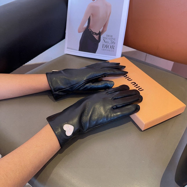 GLOVES ATTACHED HEART ICON IN BLACK LAMBSKIN 466814