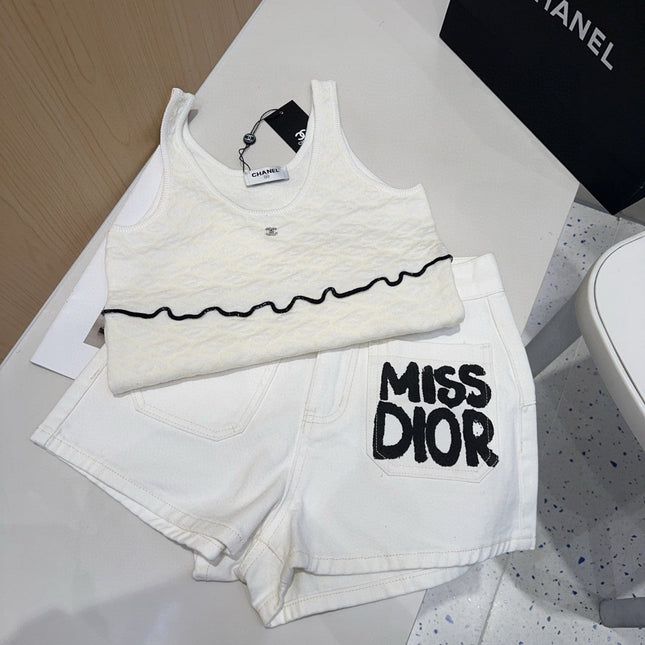 SLEEVELESS TOP 640633 IN WHITE COTTON RAISED LOGO