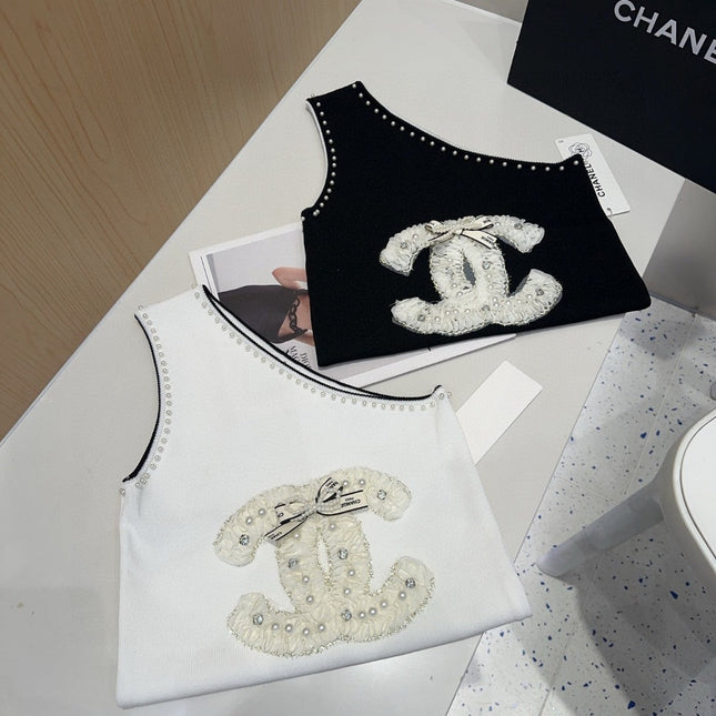 ONE SHOULDER TOP 643219 IN BLACK COTTON EMBOSSED PEARL