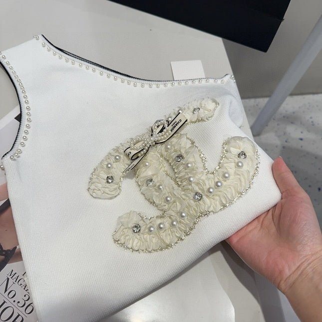 ONE SHOULDER TOP 643220 IN WHITE COTTON EMBOSSED PEARL