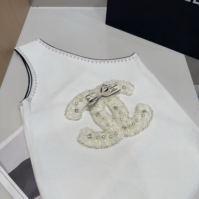 ONE SHOULDER TOP 643220 IN WHITE COTTON EMBOSSED PEARL