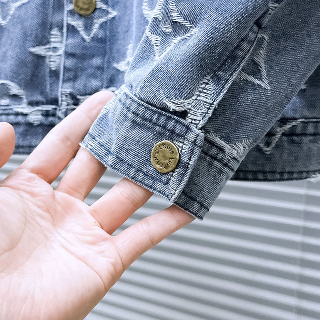 LV SHIRT JACKET IN LIGHT BLUE RIPPED MONOGRAM DENIM 239123