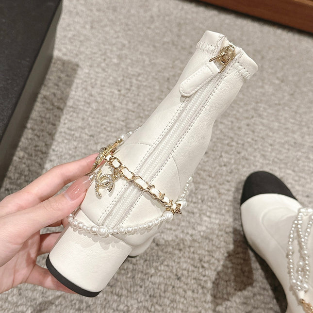 CC LOW CUT BOOTS IN WHITE STRETCH LAMBSKIN AND GROSGRAIN WITH PEARL CHAIN
