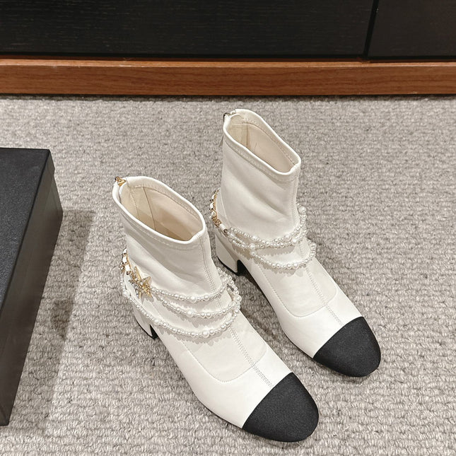 CC LOW CUT BOOTS IN WHITE STRETCH LAMBSKIN AND GROSGRAIN WITH PEARL CHAIN
