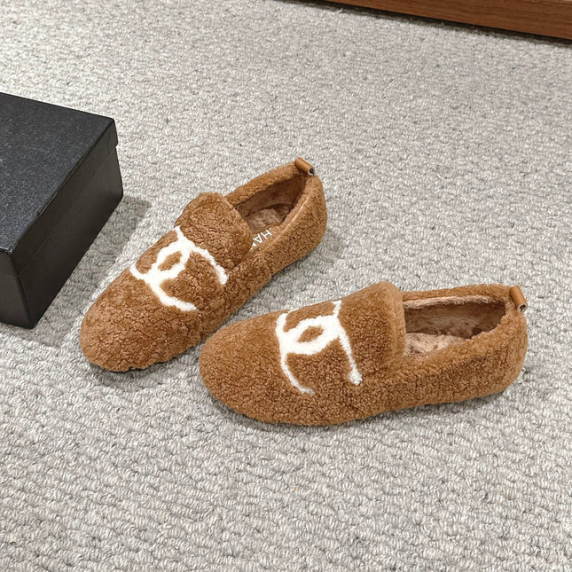 CC LOAFERS IN CINNAMON BROWN FLEECE WITH WHITE LOGO